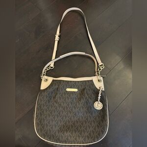 Micheal Kors Cross Body Bag